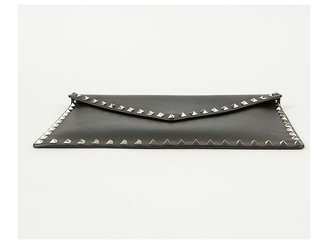 Valentino Clutch sobre Rockstud Negro - vista 9