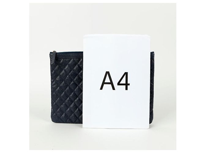 Chanel Clutch Grande Caviar Boy Blu - vista 11