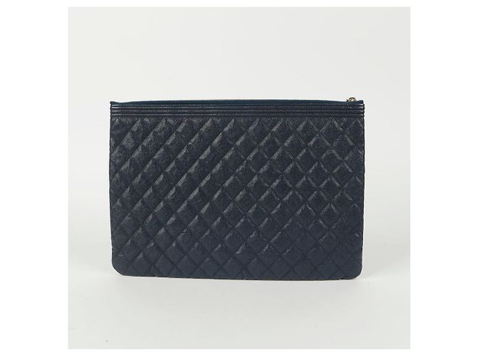 Chanel Clutch Grande Caviar Boy Blu - vista 4