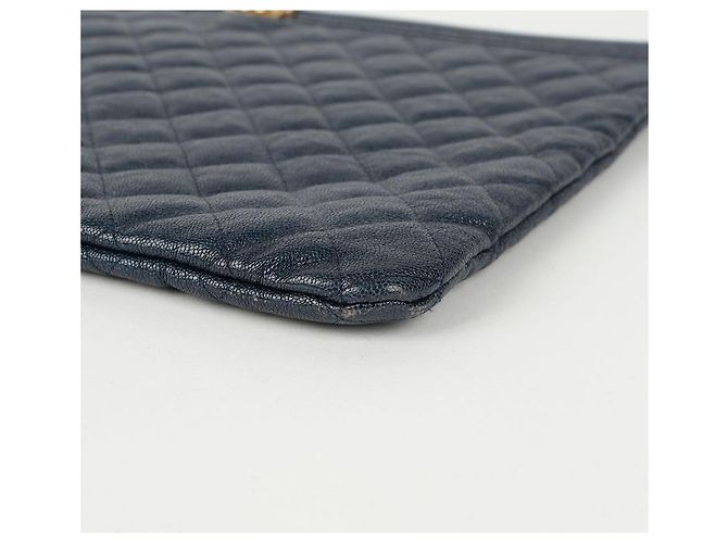 Chanel Clutch Grande Caviar Boy Blu - vista 7