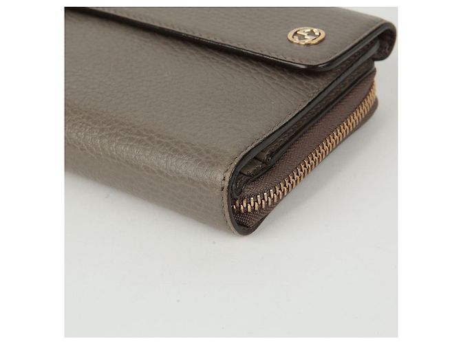 Gucci Cartera Larga de Metal GG Castaño - vista 6