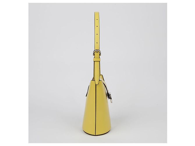 Salvatore Ferragamo Borsa a Spalla Tripolio Bucket Giallo - vista 5