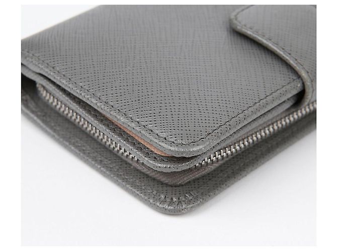 Prada Mini-Geldbörse mit Metall-Logo Braun - Ansicht 12