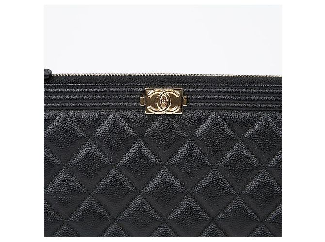 Chanel Clutch Medio in Pelle Caviar Boy Nero - vista 3