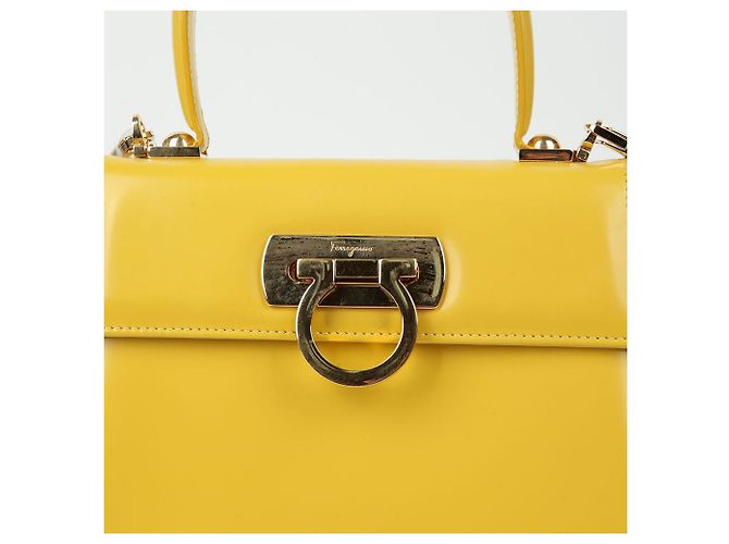 Salvatore Ferragamo Bolso de mano Kelly Medium con asa superior Amarillo - vista 3