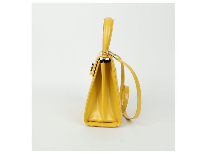 Salvatore Ferragamo Bolso de mano Kelly Medium con asa superior Amarillo - vista 6