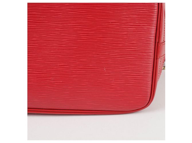 Louis Vuitton Borsa a Spalla Noé in Epi Rosso - vista 14