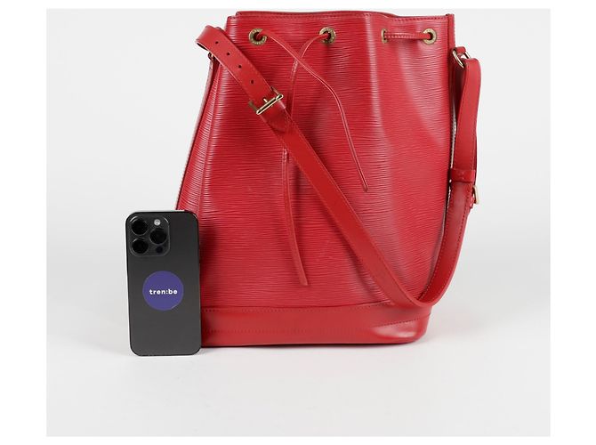 Louis Vuitton Borsa a Spalla Noé in Epi Rosso - vista 15