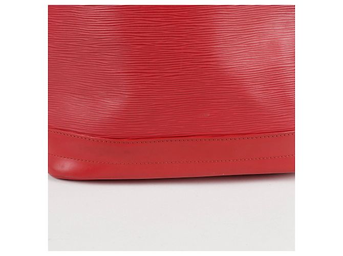Louis Vuitton Borsa a Spalla Noé in Epi Rosso - vista 9