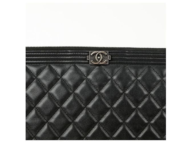 Chanel Boy Large Clutch in pelle nera Nero - vista 3