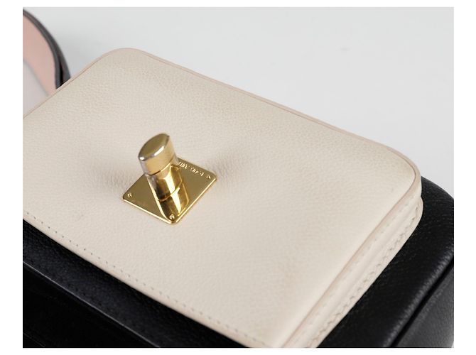 Louis Vuitton Bolso cruzado Lock Me Tender Negro - vista 11