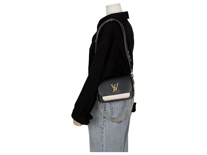 Louis Vuitton Bolso cruzado Lock Me Tender Negro - vista 14