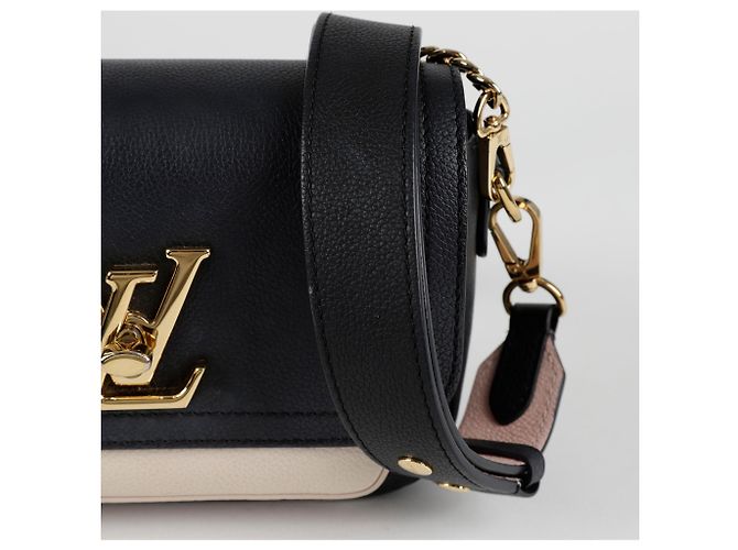 Louis Vuitton Bolso cruzado Lock Me Tender Negro - vista 3