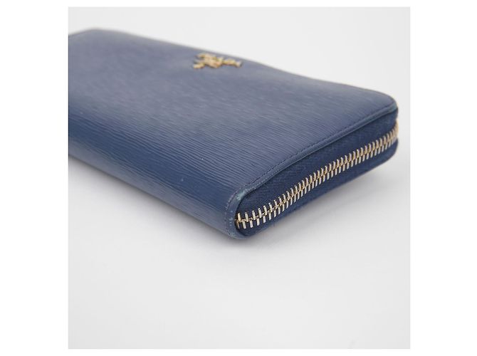 Prada Langer Geldbeutel mit Metall-Logo Blau - Ansicht 8