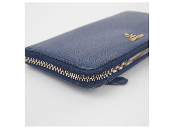 Prada Langer Geldbeutel mit Metall-Logo Blau - Ansicht 9