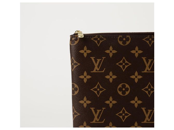 Louis Vuitton Clutch Etui Voyage MM Marrone - vista 2