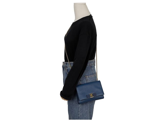 Salvatore Ferragamo Borsa a tracolla incrociata Genie Barrel Bow Blu - vista 12