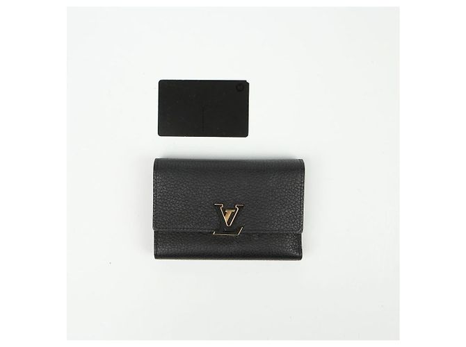 Louis Vuitton Billetera Capucines Negro - vista 10