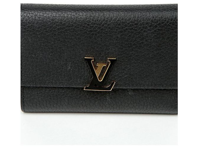 Louis Vuitton Billetera Capucines Negro - vista 3