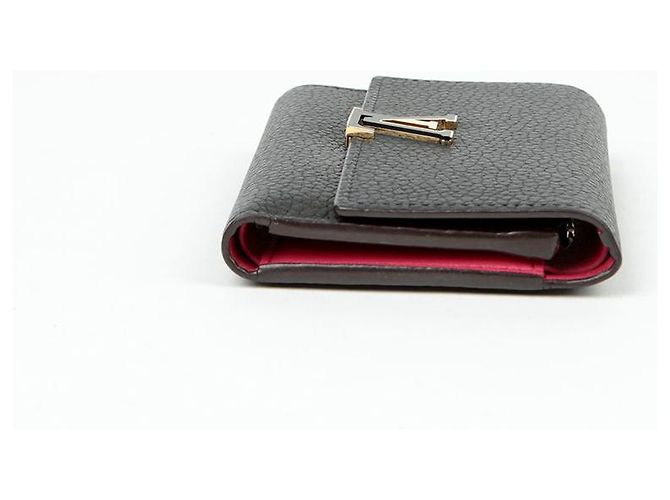 Louis Vuitton Billetera Capucines Negro - vista 5