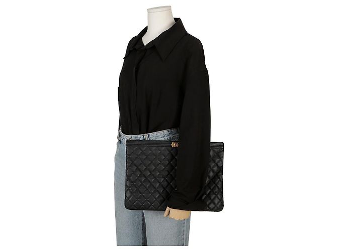 Chanel Clutch Grande in Pelle Caviar Boy Nero - vista 12