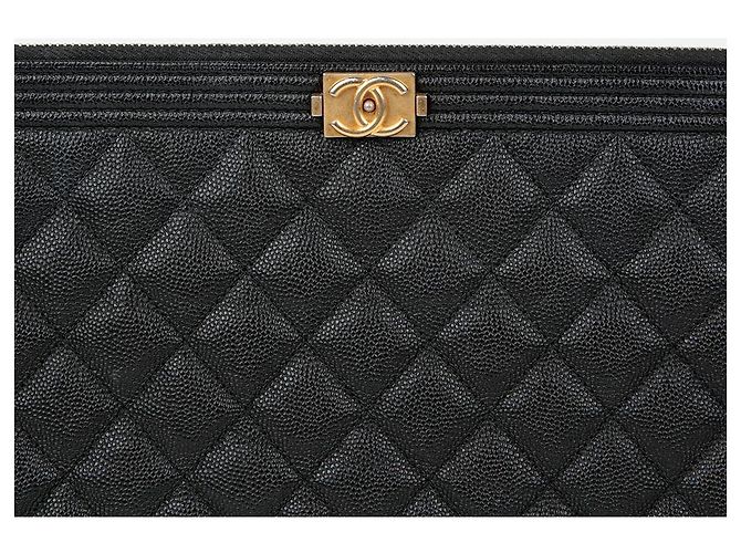 Chanel Clutch Grande in Pelle Caviar Boy Nero - vista 3