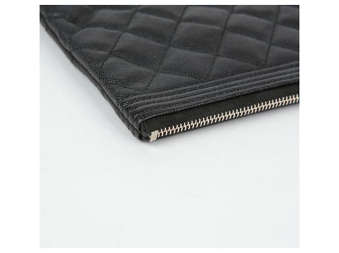 Chanel Clutch Grande in Pelle Caviar Boy Nero - vista 9