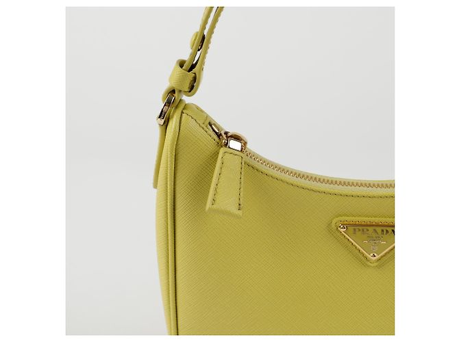 Saffiano Prada Borsa hobo con logo triangolare Verde - vista 4