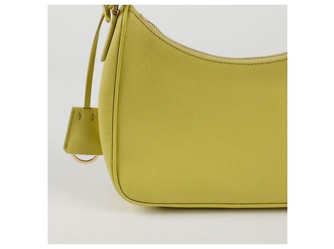 Saffiano Prada Borsa hobo con logo triangolare Verde - vista 8
