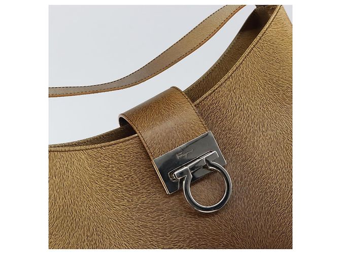 Borsa a Spalla Gancini in Pelle Beige Argento Auth 161036 di Salvatore Ferragamo - vista 14
