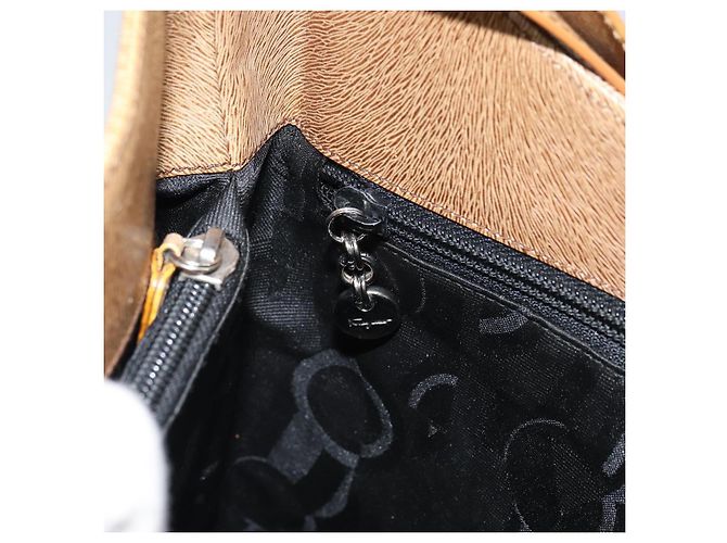 Borsa a Spalla Gancini in Pelle Beige Argento Auth 161036 di Salvatore Ferragamo - vista 19