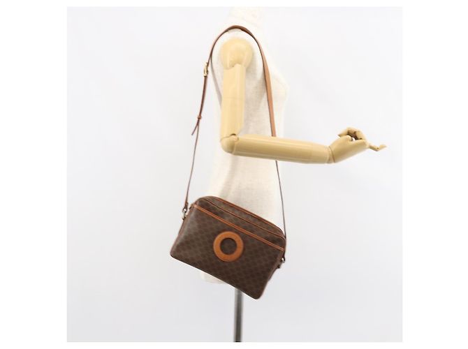 Céline Borsa a spalla circolare in tela Macadam CELINE in pelle PVC marrone oro Auth 161000 D'oro - vista 22