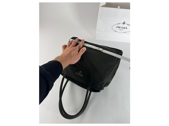 Sac à main en nylon vintage Prada triangle vert - vue 12