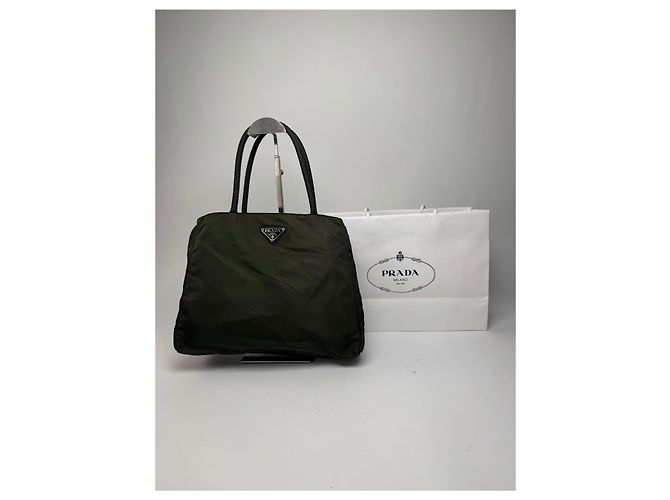 Sac à main en nylon vintage Prada triangle vert - vue 2
