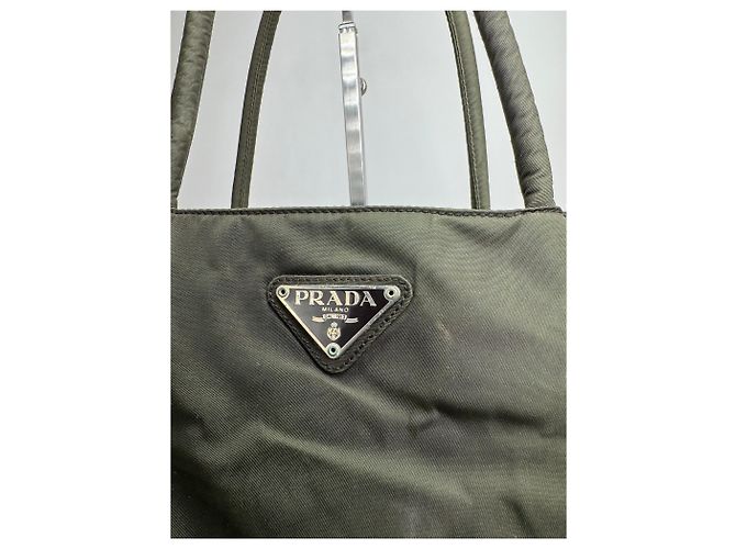 Sac à main en nylon vintage Prada triangle vert - vue 6
