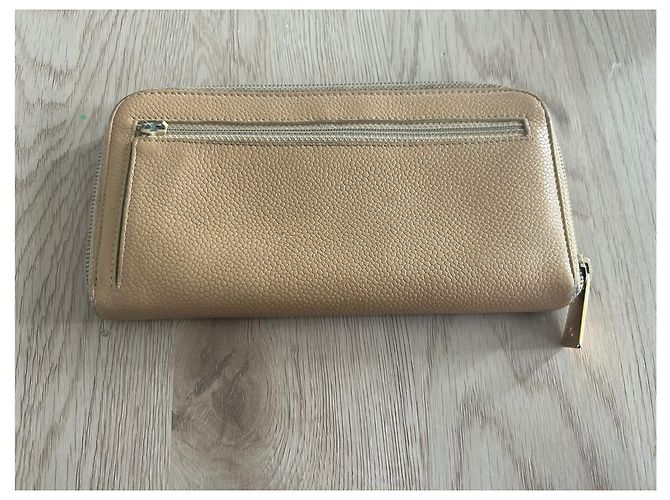 Cartera Chanel de cuero granate beige - vista 3