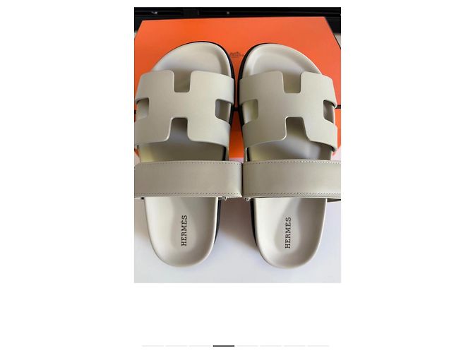 Sandali Hermès Chypre in vitello beige - vista 2