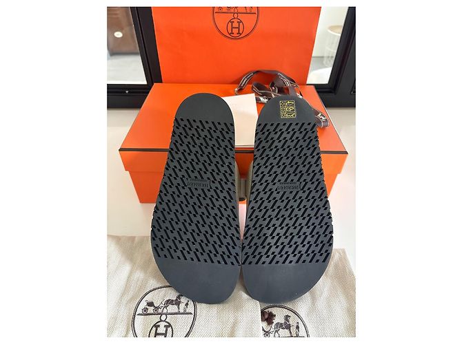 Sandali Hermès Chypre in vitello beige - vista 6