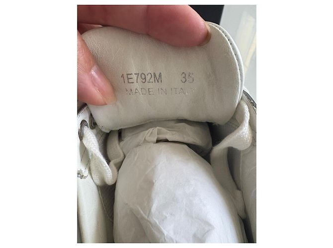 Baskets Prada Downtown en cuir perforé blanc - vue 6