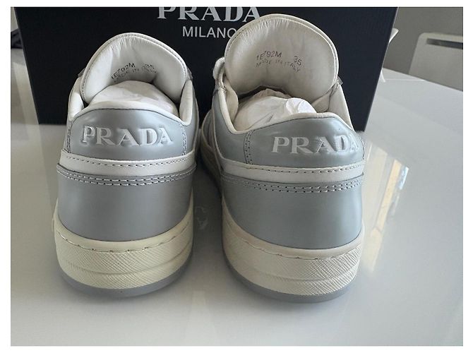 Baskets Prada Downtown en cuir perforé blanc - vue 7
