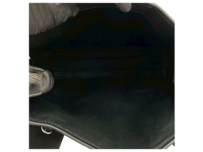 Bolsa Cabas XS Balenciaga em couro de bezerro perfurado preto e marinho - vista 4