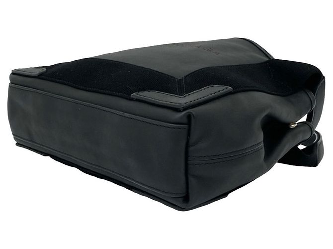 Bolsa Cabas XS Balenciaga em couro de bezerro perfurado preto e marinho - vista 5