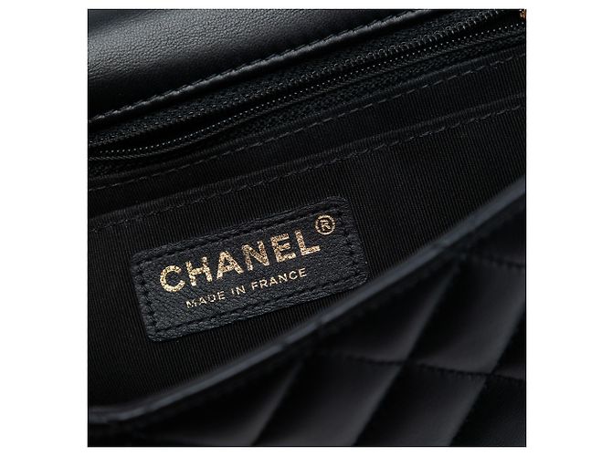 Bolero de Chanel em couro de bezerro acolchoado preto - vista 5