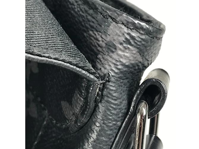 Borsa Messenger Explorer PM Monogram Eclipse Louis Vuitton Nero Monogramma - vista 15