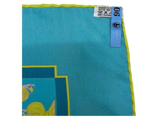 Sciarpa Hermès Carré 90 in azzurro chiaro Blu chiaro - vista 9