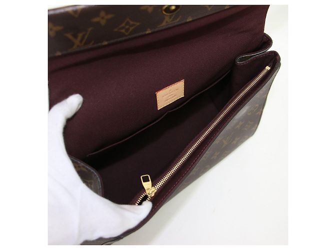 Bolso Louis Vuitton Monogram Cluny BB Castaño Burdeos Azul marino - vista 5