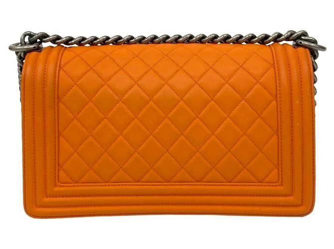 Borsa a Spalla Pochette Chanel Boy in Pelle con il Logo Coco Arancione - vista 3