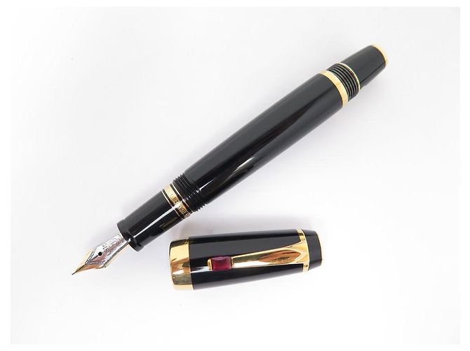 MONTBLANC BOHEME ROTE STEIN FÜLLFEDER 3665 + REISSVERSCHLUSS ETUI Schwarz - Ansicht 2