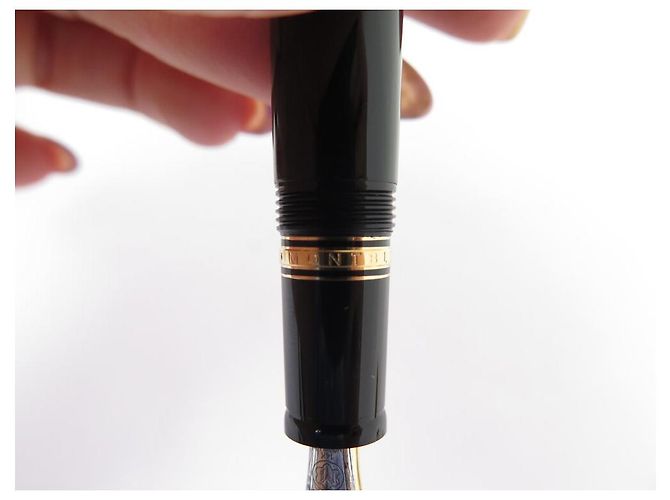 MONTBLANC BOHEME ROTE STEIN FÜLLFEDER 3665 + REISSVERSCHLUSS ETUI Schwarz - Ansicht 7