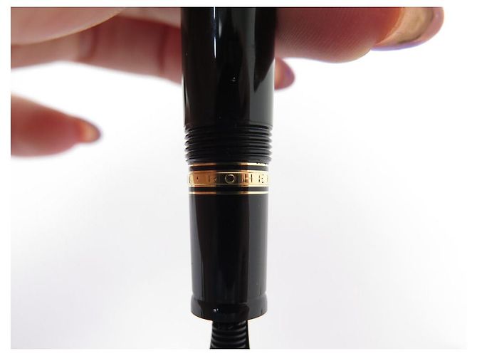 MONTBLANC BOHEME ROTE STEIN FÜLLFEDER 3665 + REISSVERSCHLUSS ETUI Schwarz - Ansicht 8